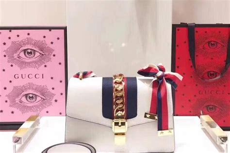 gucci sylvie 包|从16年火到18年，GUCCI Sylvie到底是何方神圣？ .